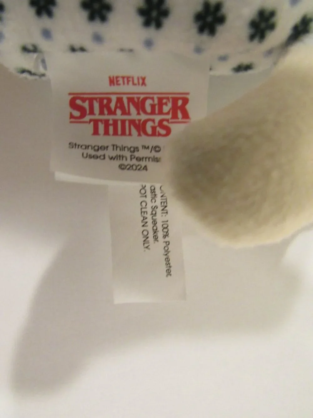 NEW: TWO DOG TOYS WITH SQUEAKERS: SQUID GAME & STRANGER THINGS